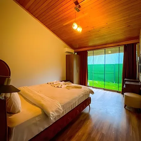 Otel Meca Deluxe *